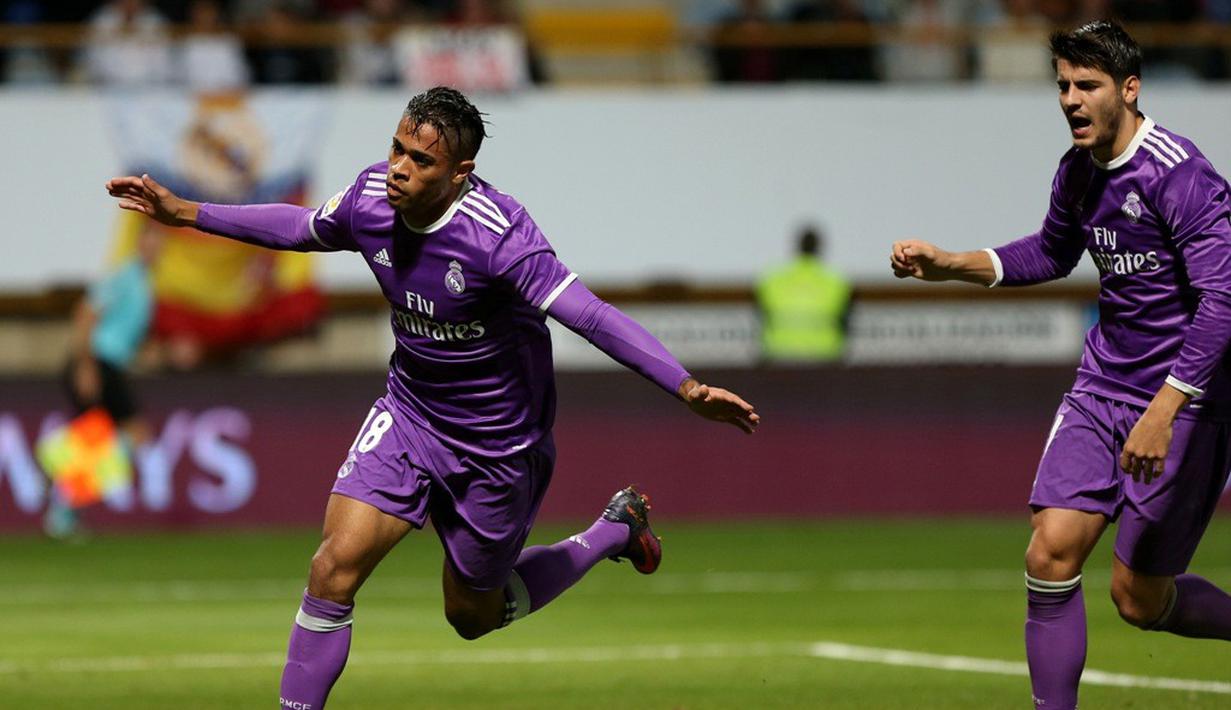 Real Madrid meraih kemenangan 7-1 atas Cultural Leonesa pada leg pertama babak 32 besar Copa del Rey di Reino de Leon, Leon, Rabu (26/10/2016). (AFP/Cesar Manso)