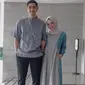 Kabar perceraian tersebut mencuat saat pemilik akun TikTok @kartikarahayu ramai membahas isu perceraian Arya Saloka dan Putri Anne. Sang pemilik akun mengklaim bahwa ia mendapatkan informasi seputar perceraian Putri Anne, yaitu dari teman-teman Arya Saloka langsung. Ramai menjadi perbincangan, baik Arya ataupun Putri belum buka suara beri penjelasan. (Liputan6.com/IG/@aryasaloka.putriannesaloka)