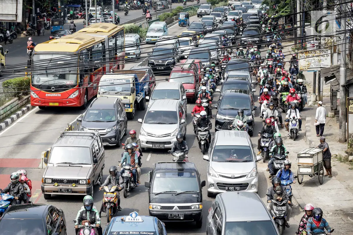 20170525-Kemacetan Terminal Kampung Melayu Menuju Jatinegara-Fanani