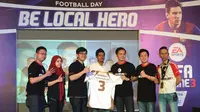 Selain menikmati sepak bola melalui console player, para penggemar sepakbola dapat nonton bareng liga Inggris dan bertemu Bambang Pamungkas