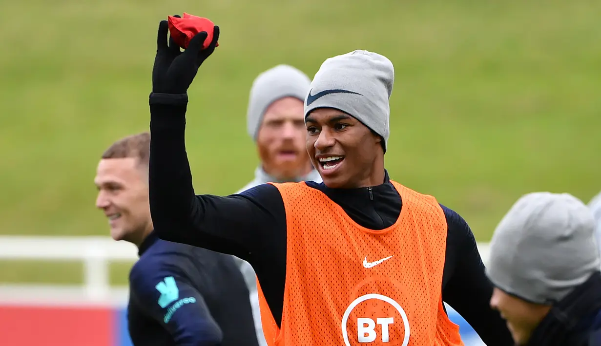 Penyerang Inggris, Marcus Rashford saat mengikuti sesi latihan tim di St George's Park di Burton-on-Trent (6/9/2019). Di grup A Inggris menempati posisi pertama dengan poin enam sedangkan Bulgaria diposisi terakhir poin dua. (AFP Photo/Paul Ellis)
