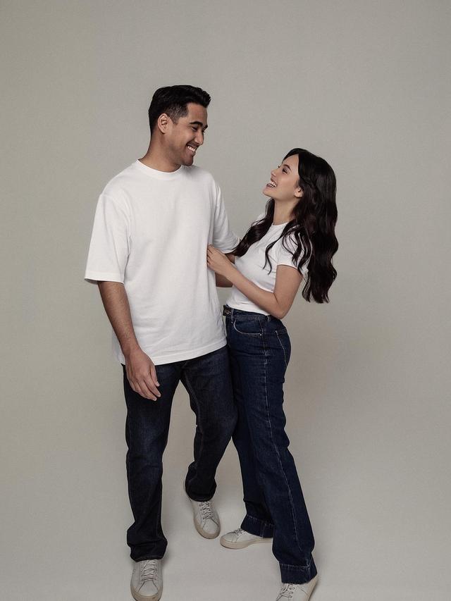 7 Pemotretan Terbaru Anggika Bolsterli Bareng Kekasih Bertema Black & White Ini Menawan