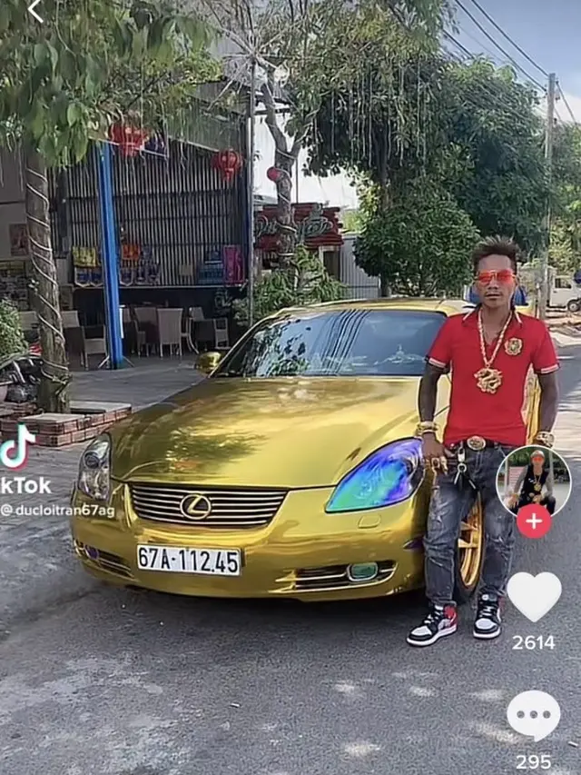Terobsesi dengan Emas, Pria Ini Lapisi Mobilnya Pakai Logam Mulia hingga 2 Kg