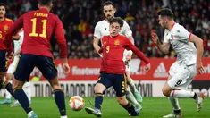 Piala Dunia 2022 tentunya bukan hanya jadi pembuktian para bintang dunia saja, melainkan juga para talenta-talenta muda yang dipercaya untuk membela negaranya. Berikut 5 pemain termuda yang akan mewarnai Piala Dunia 2022 Qatar. (AFP/Lluis Gene)
