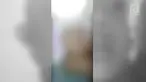 Seorang ayah melakukan aksi gila merekam penyiksaan terhadap anaknya sendiri. Aksi ini dilakukan untuk memaksa istrinya kembali setelah ditinggal selama satu tahun.