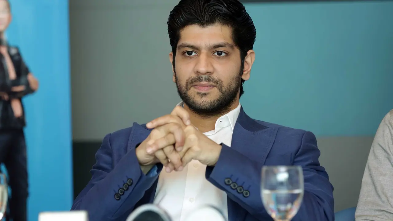 [Bintang] Dheeraj Kalwani
