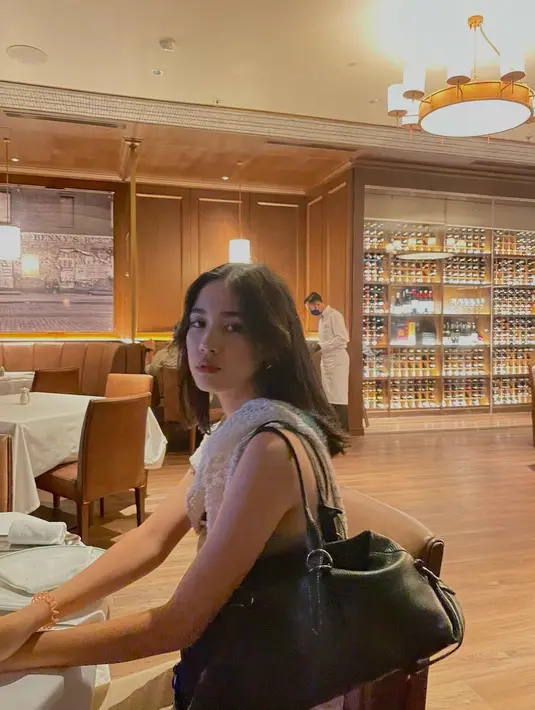 Nurra Datau tak hanya mewarisi visual cantik sang ibu, tapi juga kemampuan berakting yang luar biasa. [Foto: Instagram/nuradatau]