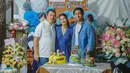 Ayah, Mikha Tambayong dan Deva Mahenra. (Instagram/miktambayong)
