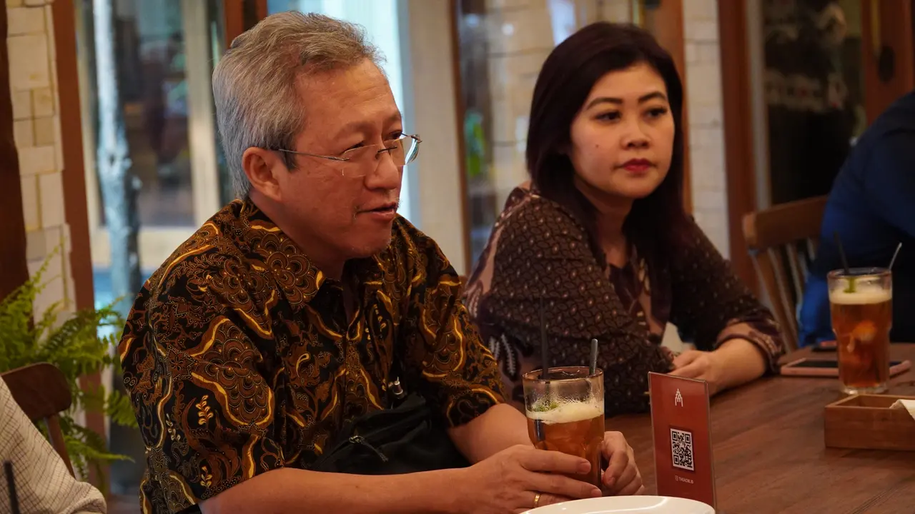 Wakil Rektor UMN Andrey Andoko dan Friska Natalia Bangga 20 Mahasiswa UMN Dapat Beasiswa IISMA 2023