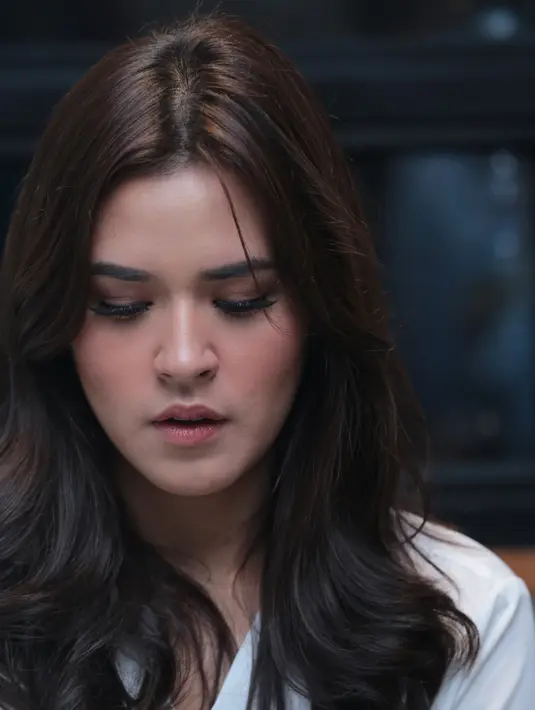 Kekasih Hamish Daud ini akan meningkatkan kualitas ibadahnya, terlebih ia sangat ingin memperbanyak membaca Al Quran meskipun tidak memasang target untuk khatam Al Quran saat Ramadhan. (Adrian Putra/Bintang.com)