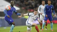 Gelandang timnas Inggris, James Milner (tengah) saat berlaga kontra Belanda, di Stadion Wembley (29/3/2016). Milner dan rekan-rekannya di Liverpool akan absen membela Inggris pada 2 laga persahabatan, yakni kontra Turki dan Australia.  (EPA/Facunda Arriza