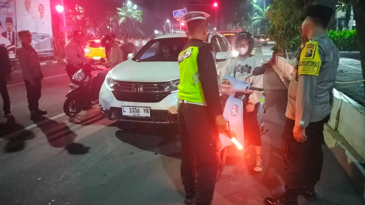 Polrestabes Surabaya patroli skala besar dalam rangka keamanan dan ketertiban jelang 1 Muharam atau 1 Suro. (Istimewa)