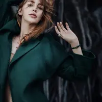 Potret Tampilan Diduga Kekasih Baru Elon Musk, Aktris Berusia 27 Tahun/ @natashabassett