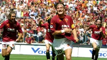 4. AS Roma - Dengan pelatih Fabio Capello, Francesco Totti dan kawan-kawan berhasil menjadi juara tahun 2001. Kala itu skuat diisi bintang dunia seperti Gabriel Batistuta dan Cafu. (Photo by GABRIEL BOUYS / AFP)