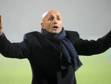 Klub ibukota Italia, AS Roma, resmi menunjuk Luciano Spalletti sebagai pelatih baru menggantikan Rudi Garcia yang dipecat pada Rabu (13/1) setelah dinilai gagal mengangkat performa timnya. (AFP/Kirill Kudryavtsev)