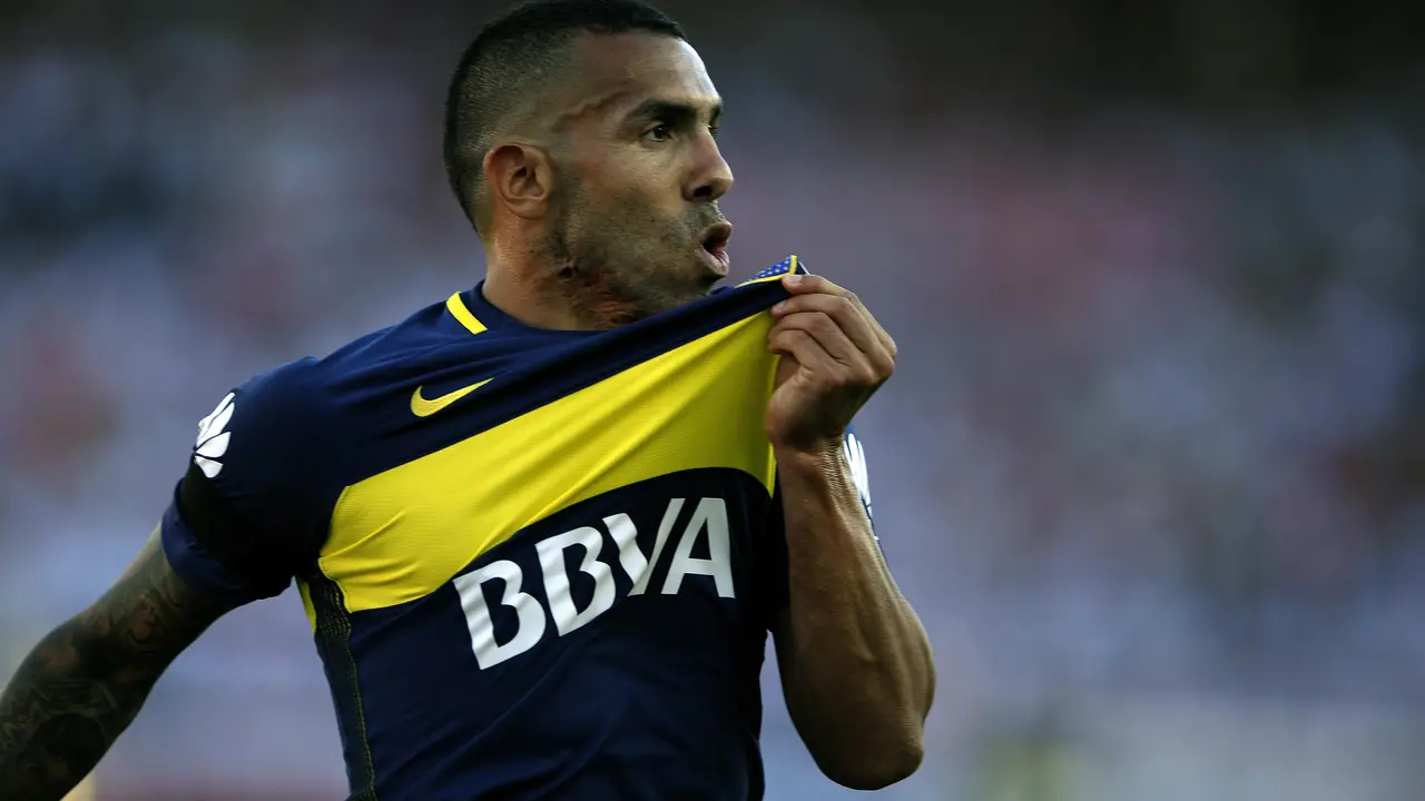 Milan Menyesal Tak Dapat Carlos Tevez