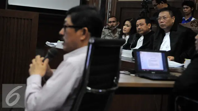 20160907- Dengar Kesaksian Ahli Patologi, Jessica Tersenyum-Jakarta- Helmi Afandi
