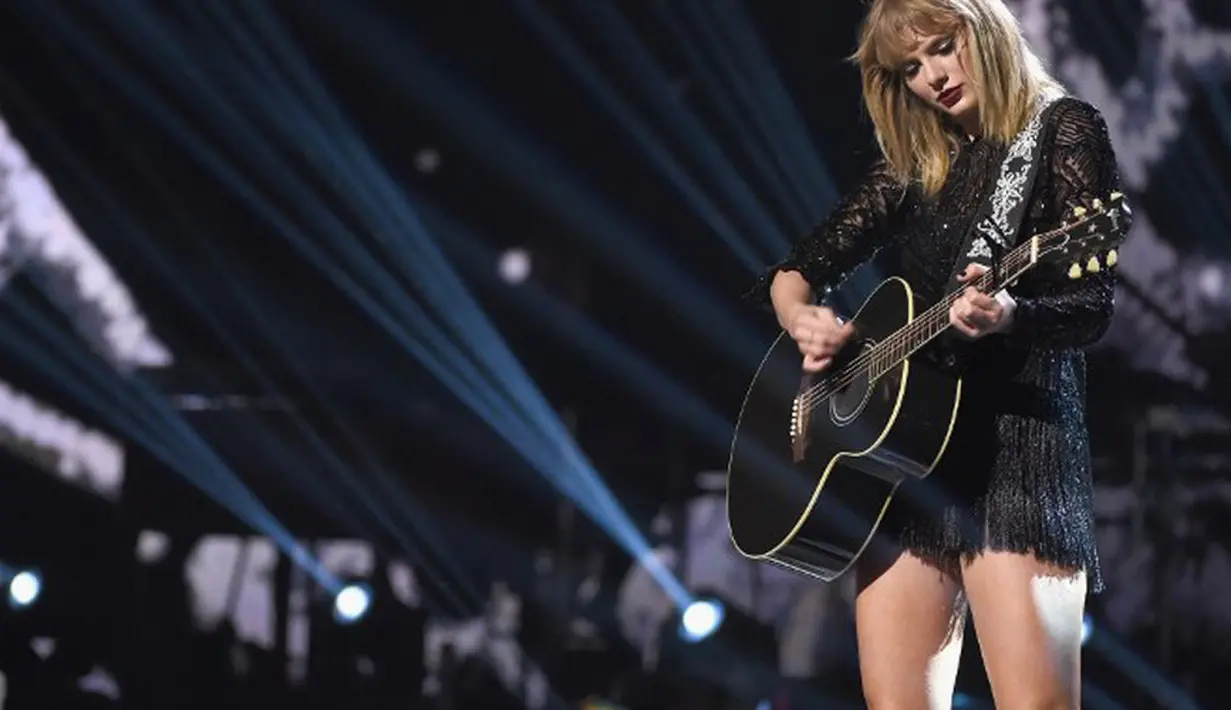 Sejak beberapa bulan belakangan ini Taylor Swift jarang terlihat di hadapan umum, bahkan hampir tidak pernah. Tak diketahui alasan sebenarnya, namun Taylor dikabarkan memiliki sebuah rencaana dalam hidupnya. (AFP/Bintang.com)