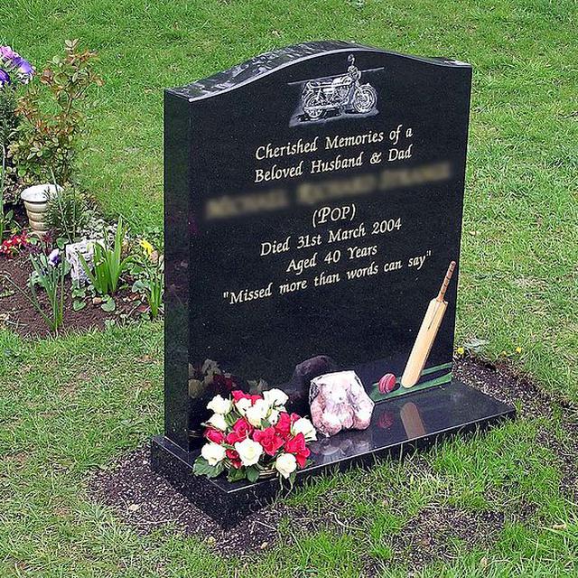 Contoh Makam Rumput