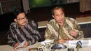 Menteri Desa Pembangunan Daerah Tertinggal dan Transmigrasi Marwan Jafar (kanan) bersama Menteri Agraria dan Tata Ruang Ferry Mursyidan memberikan keterangan pers saat peluncuran Gerakan Desa di Jakarta, Selasa (7/4/2015). (Liputan6.com/Helmi Afandi)