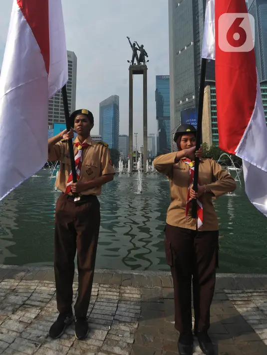 Kegiatan ini merupakan bagian dari Bulan Kebangsaan yang diadakan setiap hari sepanjang bulan Agustus, di mana bendera Merah Putih dikibarkan dan peserta mengitari Bundaran HI. (merdeka.com / Imam Buhori)