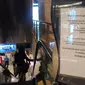 Eskalator Mal di Jaksel mengalami gangguan, Senin (17/10/2016). (Muslim AR/Liputan6.com)