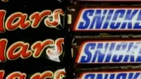 Daeng Azis tak penuhi panggilan penyidik Polda Metro Jaya, sementara itu sejumlah toko di tanah air masih menjual coklat Snickers dan Mars.