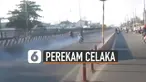Gagal menjaga keseimbangan, perekam justru jatuh dari motor.