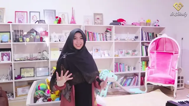 5 Potret Rumah Dokter Shindy Kakak Ria Ricis, Klasik Bernuansa Putih