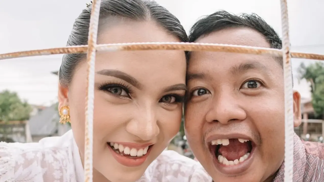Momen Lamaran Dustin Tiffani dan Ditha Rizky Amalia, Selangkah Menuju Pelaminan