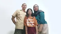 Pasangan suami-istri difabel Tuli Ridwan Kurniawan dan Yunita Persetiawati mengaku taraf hidupnya meningkat sejak 2 tahun menjadi rekan jasa Pinhome. (Foto: Istimewa)