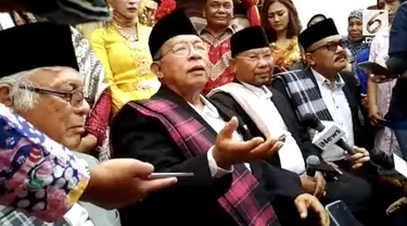 Saat upacara pemberian marga bagi Kahiyang Ayu, tersebut rencana pemberian marga untuk Presiden Jokowi.