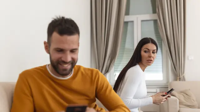 cemburu prasangka buruk