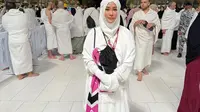 Inul Daratista Tak Mudik Tahun Ini, Diwakili Suami Lakukan Tradisi Berbagi di Kampung Halaman