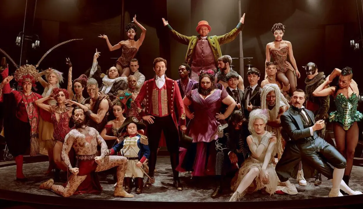 Hugh Jackman berpose dengan karakter dalam film The Greatest Showman. Aktor ini juga aktif bermain dalam berbagai drama musikal. (Instagram/@thehughjackman)