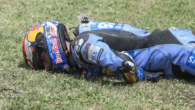 Foto: Insiden Horor Alex Marquez saat MotoGP Catalunya 2026, Berakhir dengan Patah Tulang Selangka