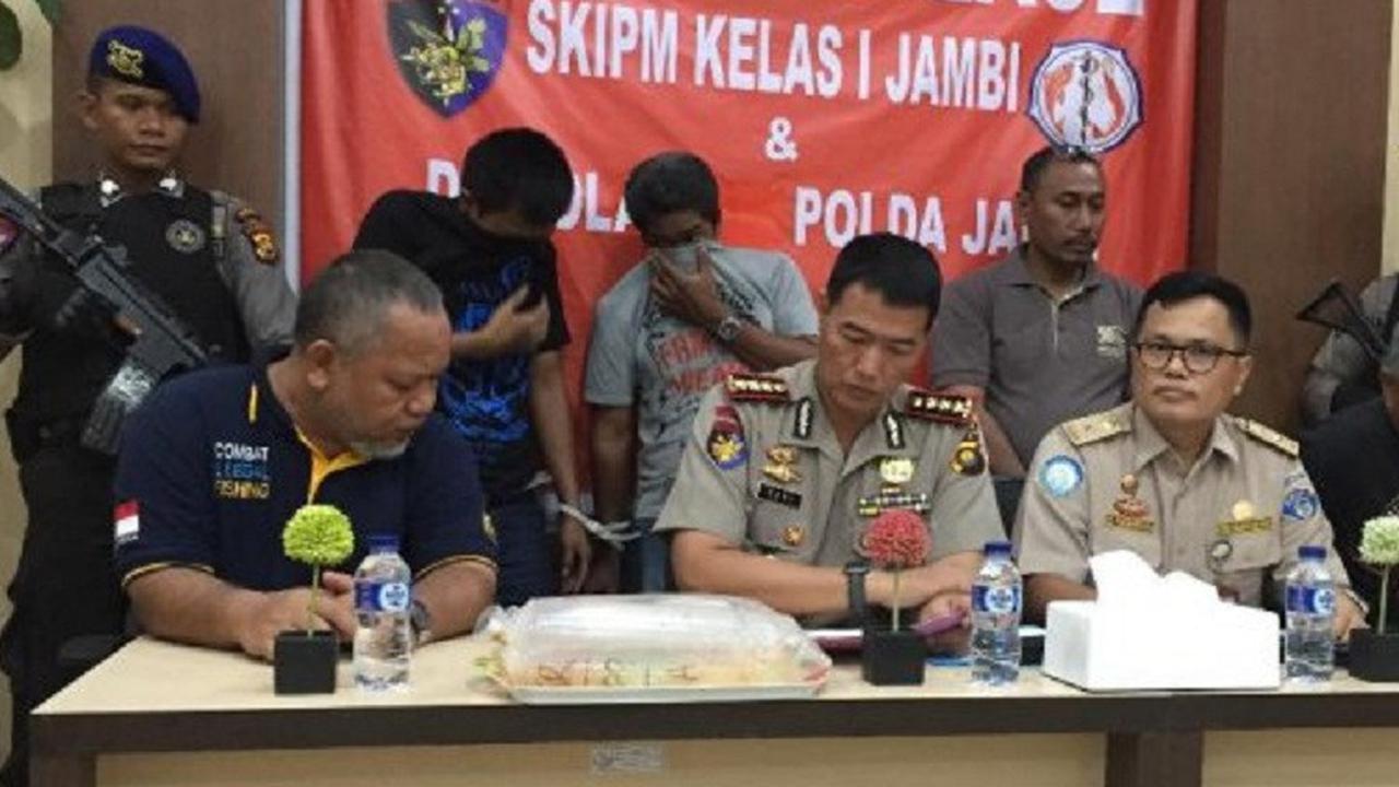 Tersangka penyelundupan lobster di Jambi