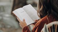 Ilustrasi Membaca Buku Credit: pexels.com/Proverbs