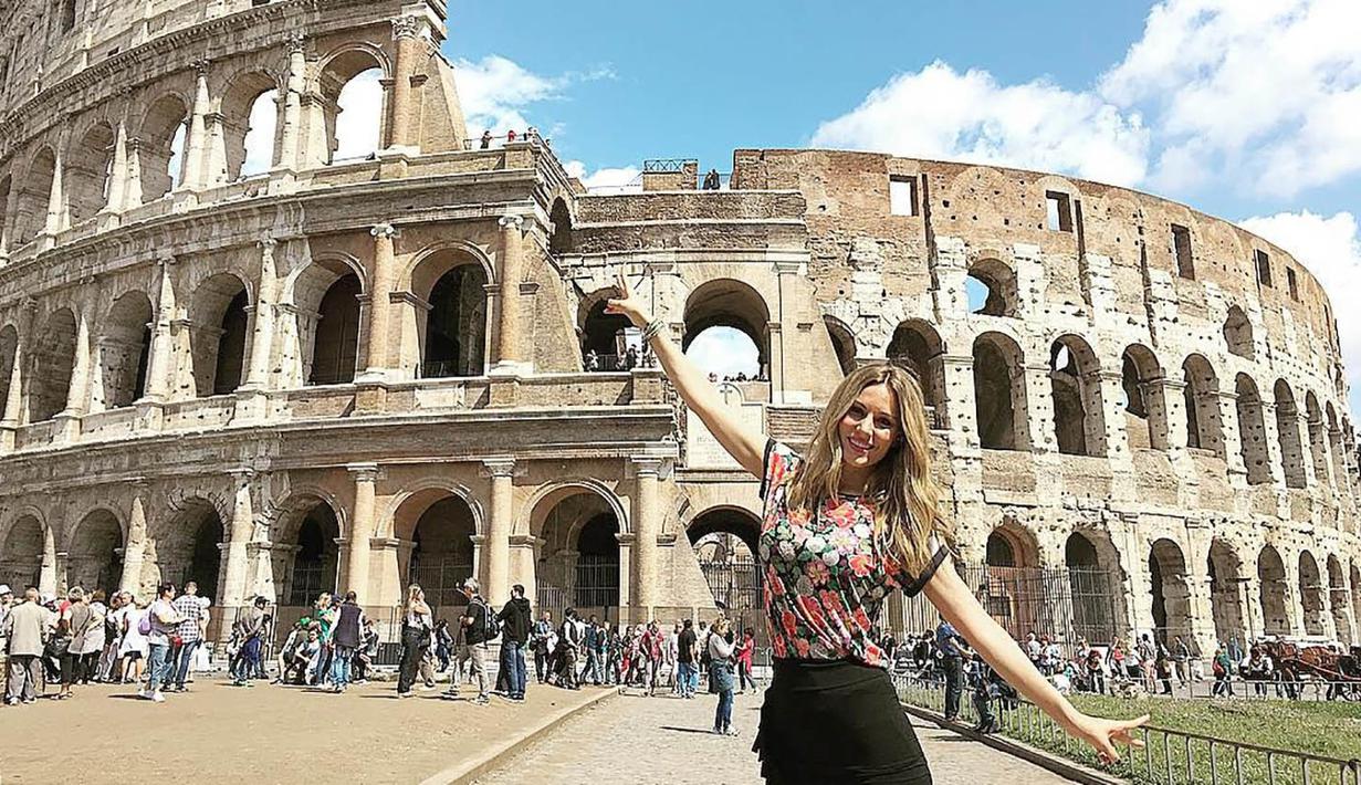 Hubungan Edurne Garcia Almagro dengan David De Gea tergolong jauh dari gosip-gosip negatif, kedua mesra selama berpacaran. (Instagram)