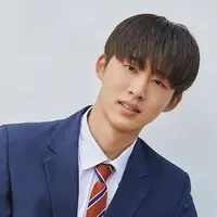 Bagi para pecinta musik K-pop pasti sudah tidak asing dengan B.I Leader grup iKON ini memang pandai dalam urusan ngerap, selain itu ia juga punya wajah yang tampan. (Foto: Soompi.com)