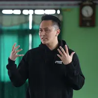 Demian Aditya di Yayasan yatim piatu Bramadita Rahman (Nurwahyunan/bintang.com)
