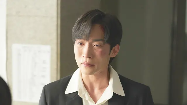 Lee Sang Yi dalam Youth of May. (KBS2 via Soompi)