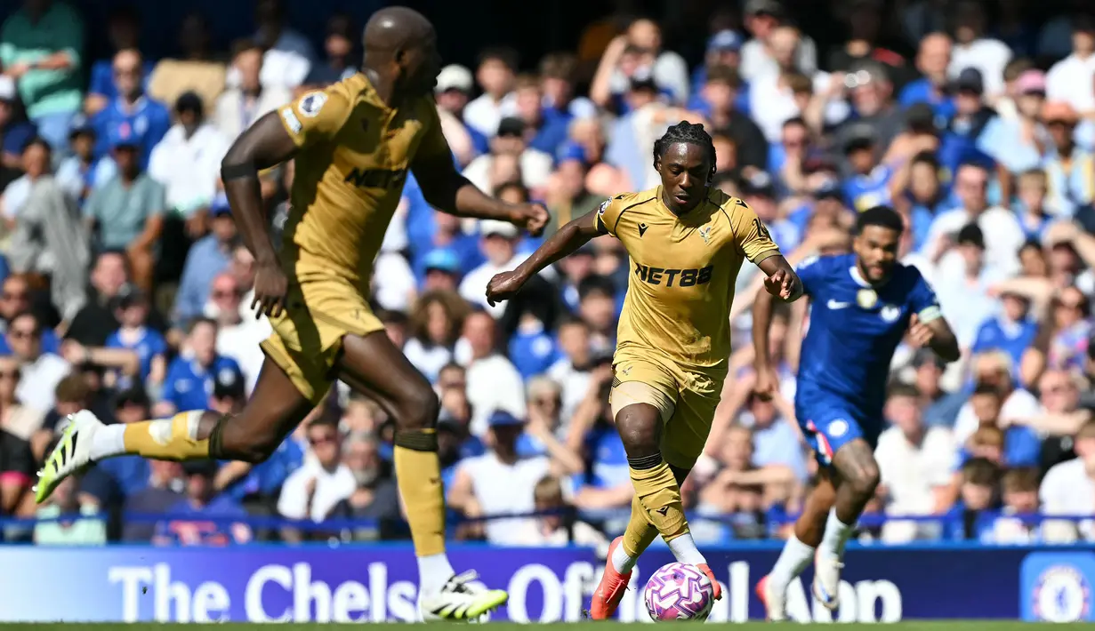 Eberechi Eze pun gagal menutup laga terakhirnya bersama Crystal Palace dengan gol perpisahan. Pertandingan pun berakhir dengan skor kacamata. (AFP/Justin Tallis)