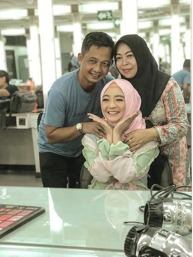 6 Potret Lawas Ega Noviantika, Kini Sudah Jadi Ibu