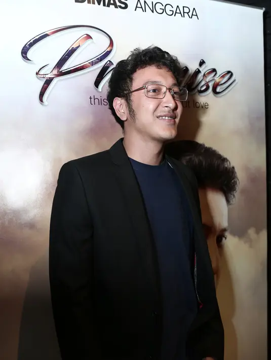 Begitu juga dengan Dimas Anggara. Ingin melakoni berbagai peran yang ditawarkan. Tapi ada satu genre yang hingga kini ia merasa belum tertarik. Yaitu, bermain dalam film horor. (Galih W. Satria/Bintang.com)