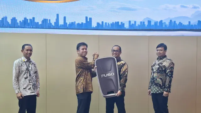 Mitsubishi Fuso Distribusikan eCanter ke Perusahaan Logistik Indonesia