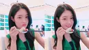 Tampilan imutnya tak jarang ia tunjukkan saat sedang makan. Seperti potretnya yang satu ini. Sebelum melahap makanan yang berada di sendok, Chaeyeon menyempatkan untuk mengabadikannya melalui jepretan kamera. Ia tampak sangat menyukai makanannya itu. (Liputan6.com/IG/@j_chaeyeoni)
