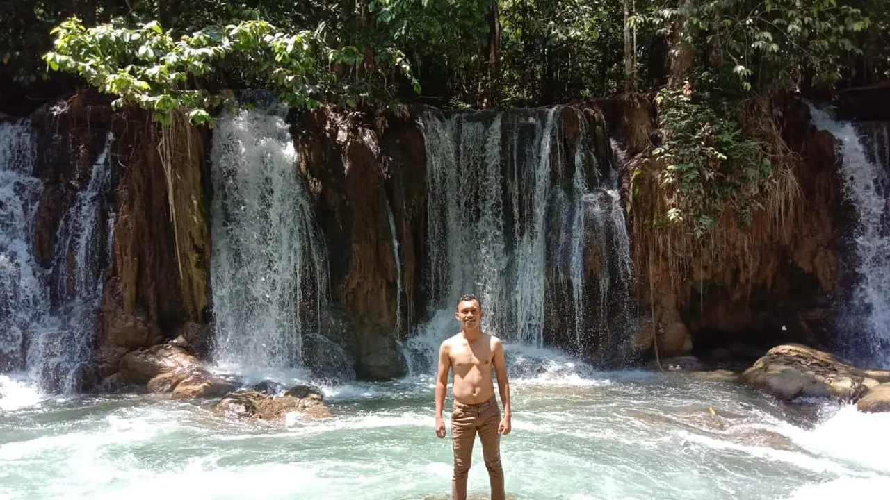 Air terjun tetewa yang berada di Desa Alaha, Kecamatan Ueesi, Kabupaten Kolaka Timur.(Liputan6.com/Ahmad Akbar Fua)