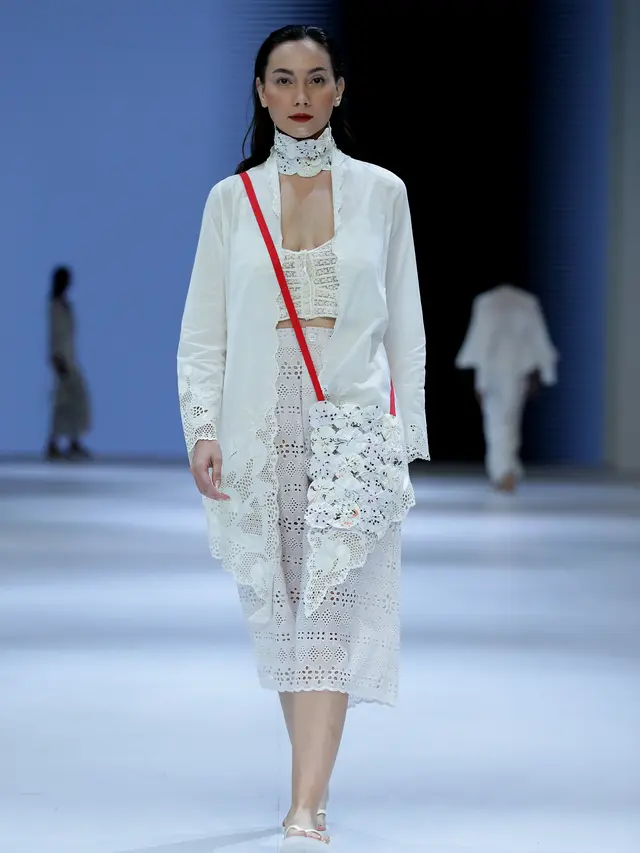 Selebrasi Ibu Pertiwi dari Koleksi Wilsen Willim dan Sejauh Mata Memandang di Dewi's Luxe Market