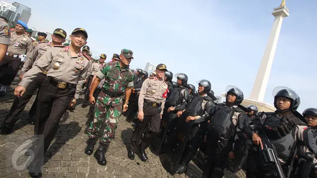 20161103-Ribuan Pasukan TNI dan Polri Ikuti Apel di Silang Monas-Jakarta